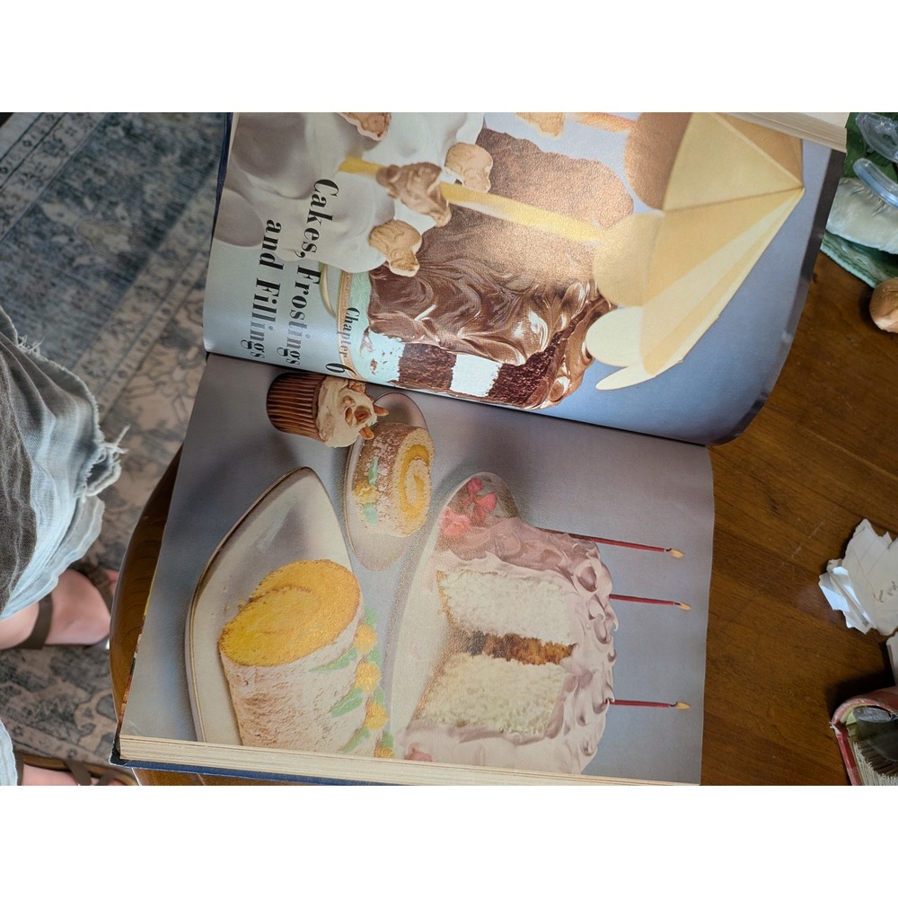 Vintage 1970 The Pillsbury Family Cook Book Hardcover 1764 Recipes Illustrated - Picture 9 of 9